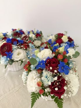 イベント会場を彩る『イメージカラーのテーブルアレンジメント🍽️💐』花倶楽部/福岡博多・博多駅近くの花屋092-432-5087 イベント会場を彩る『イメージカラーのテーブルアレンジメント🍽️💐』花倶楽部/福岡博多・博多駅近くの花屋092-432-5087