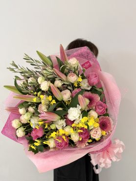 ピアノリサイタルの主役の方へ贈る花束💐花倶楽部/福岡博多・博多駅近くの花屋092-432-5087｜「花倶楽部」　（福岡県福岡市博多区の花キューピット加盟店 花屋）のブログ