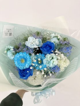 卒業式や送別に…青色や水色のお花・ブルーローズ(青いバラ)あります🩵💙花倶楽部/福岡博多・博多駅近くの花屋092-432-5087|「花倶楽部」　（福岡県福岡市博多区の花屋）のブログ