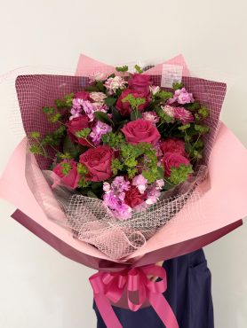 ③おまかせ花束Lサイズ(濃いピンク系)