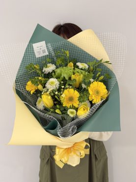 ②おまかせ花束Mサイズ(男性用、イエロー＆グリーン)