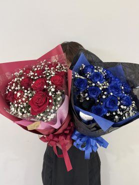 ⑤赤バラ、青バラ(ブルーローズ)とかすみ草のブーケ